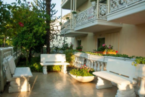 Ronzi Apartments